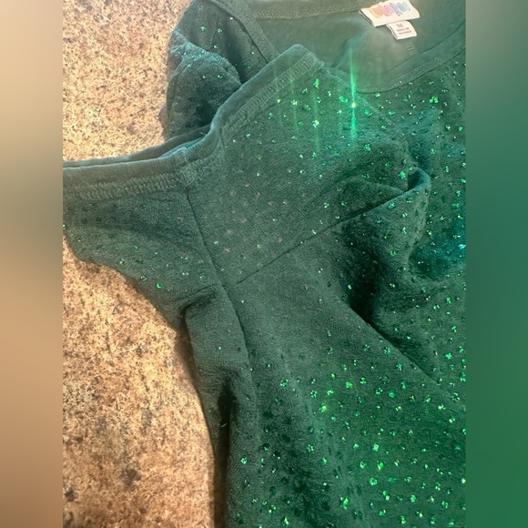 LuLaRoe Carly Swing Dress Size Medium Green Sparkle Short Sleeve Flowy Relaxed - Picture 8 of 9